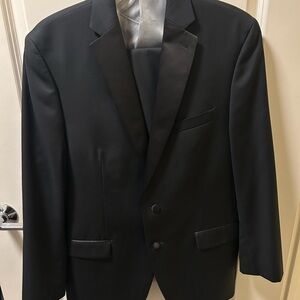 Calvin Klein Elegant Black Tuxedo Jacket